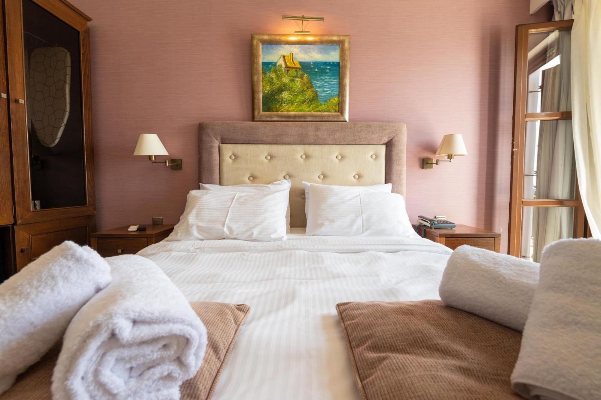 La Boheme Hotel ยีธิโอ ภายนอก รูปภาพ