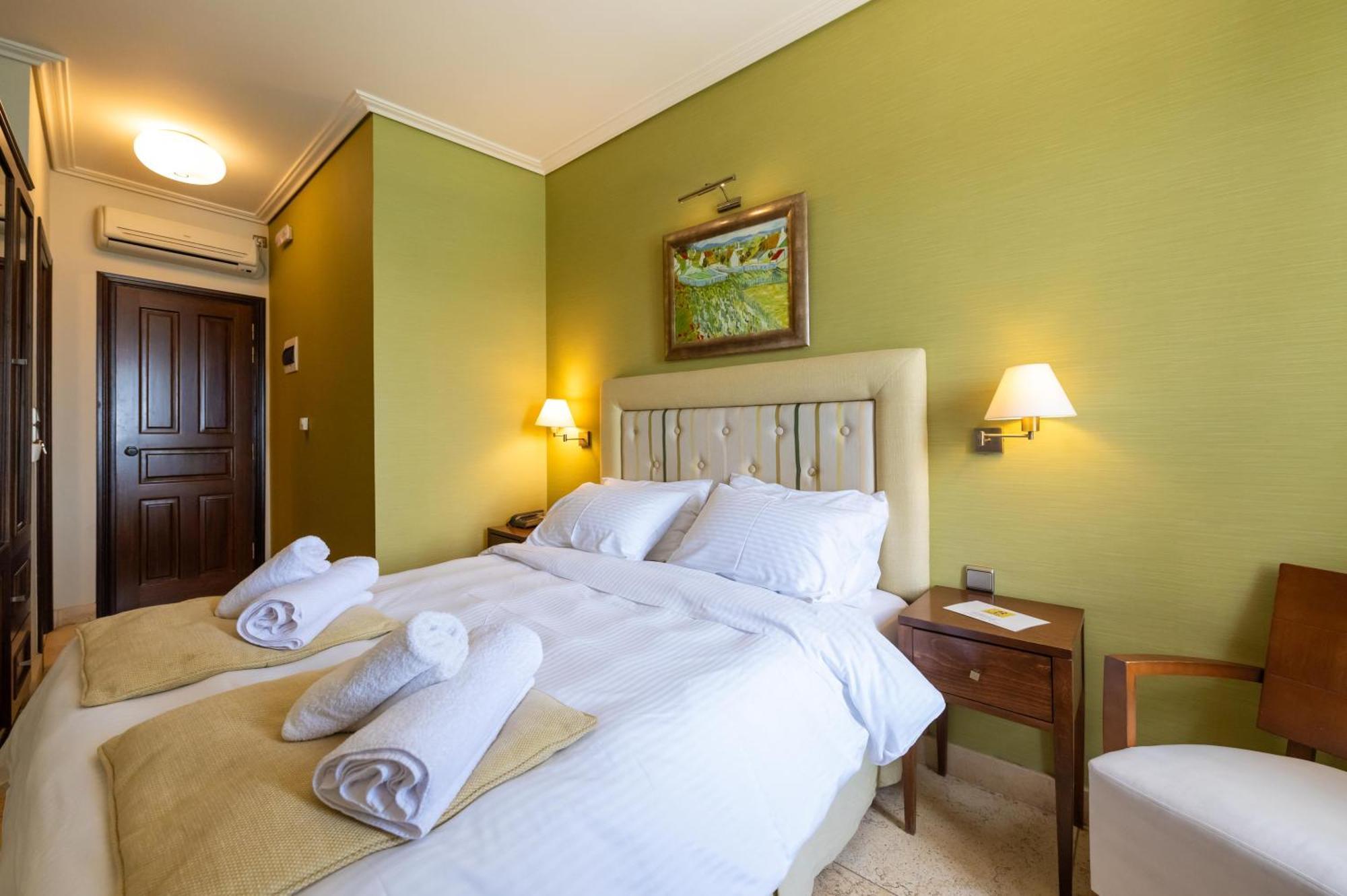 La Boheme Hotel ยีธิโอ ภายนอก รูปภาพ